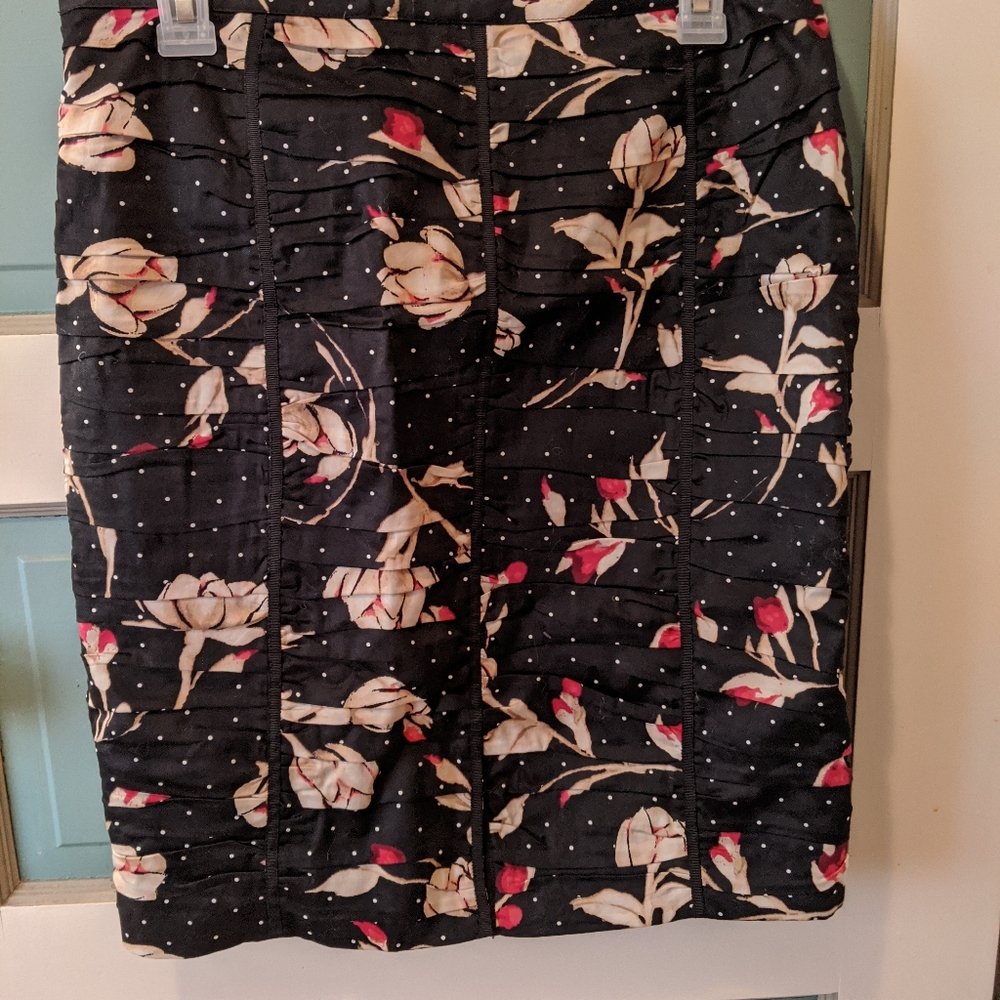White House NWOT Black Market Ruched Skirt NWOT